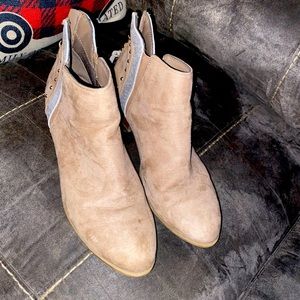 Candy brand size 10 women’s ankle boot